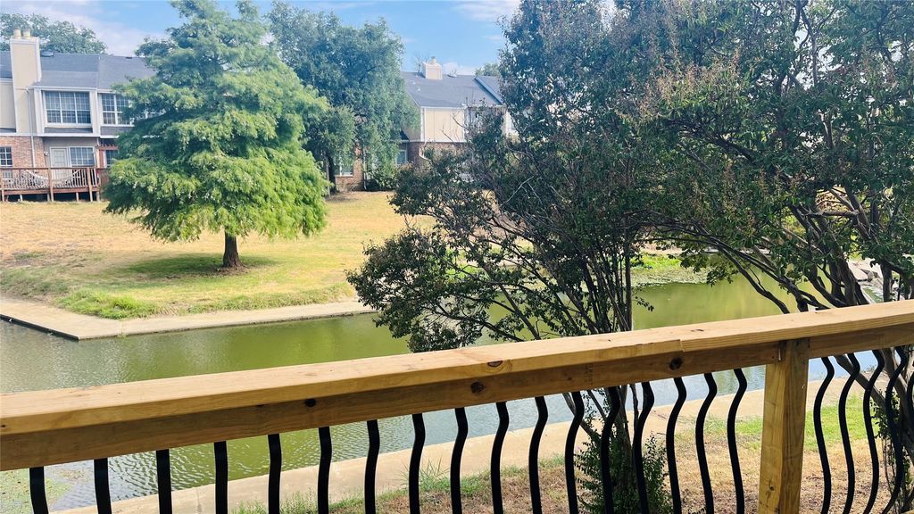 2305 Southlake Court, Irving, TX 75038 — exterior