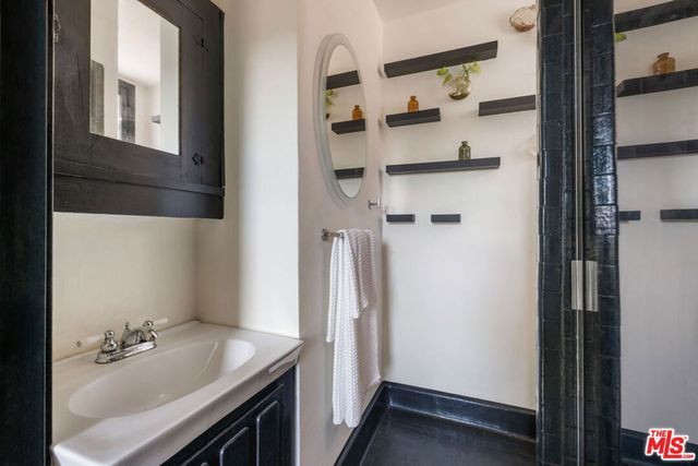 2608 Ivanhoe Drive, Los Angeles, CA 90039