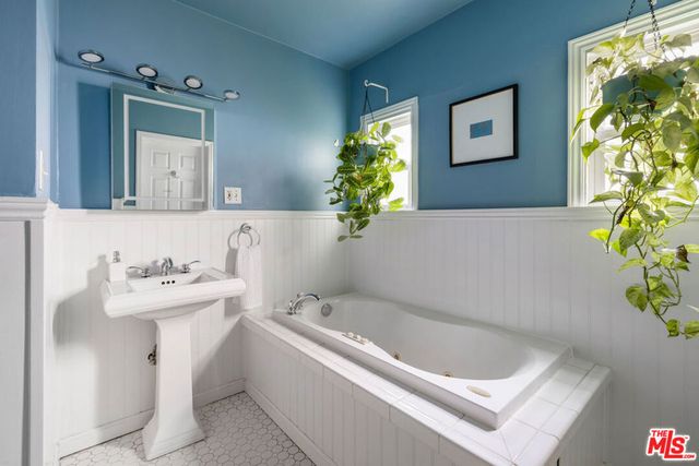 2608 Ivanhoe Drive, Los Angeles, CA 90039