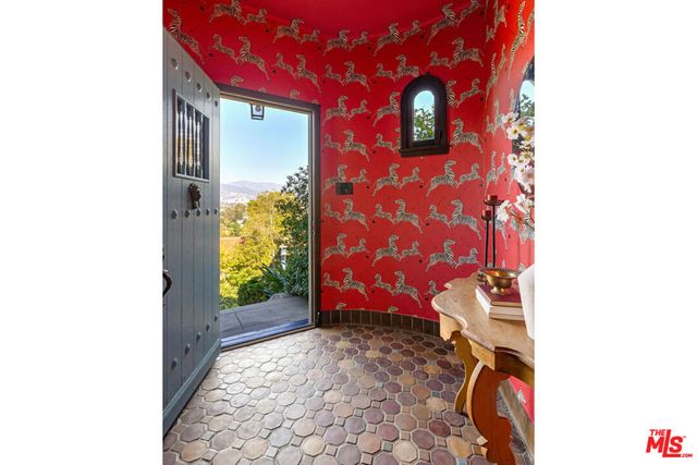 2608 Ivanhoe Drive, Los Angeles, CA 90039