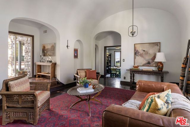 2608 Ivanhoe Drive, Los Angeles, CA 90039