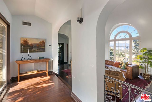 2608 Ivanhoe Drive, Los Angeles, CA 90039