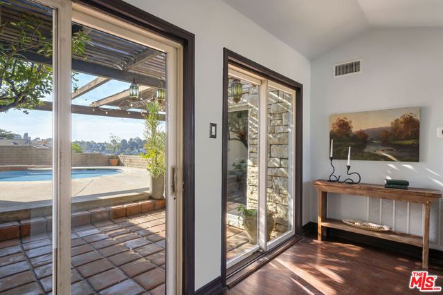 2608 Ivanhoe Drive, Los Angeles, CA 90039