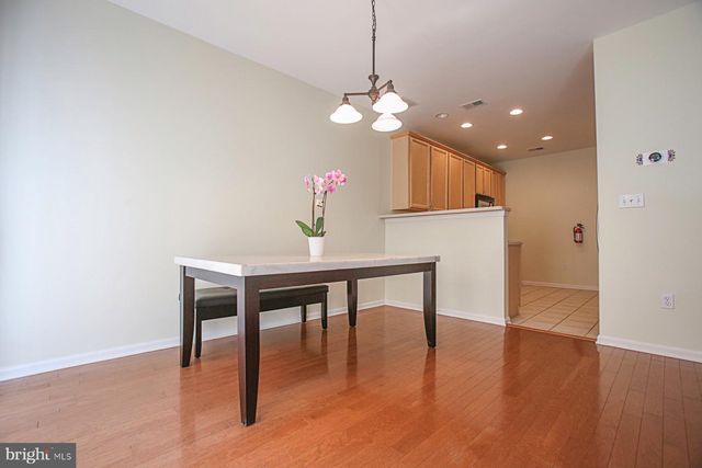 225 BRINLEY DR, Pennington, NJ 08534