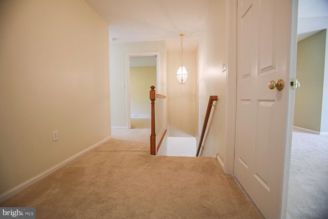225 BRINLEY DR, Pennington, NJ 08534