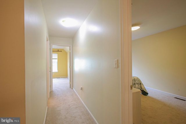 225 BRINLEY DR, Pennington, NJ 08534