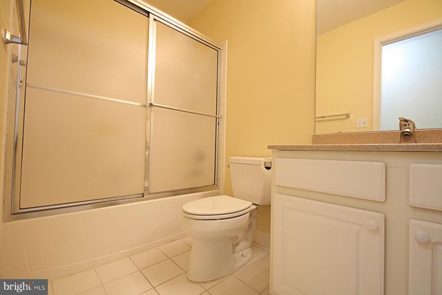225 BRINLEY DR, Pennington, NJ 08534