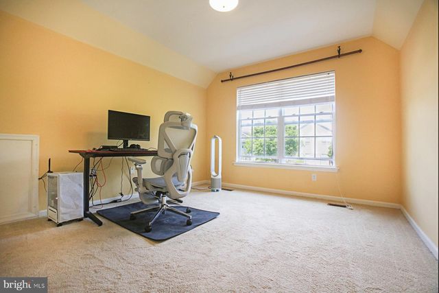 225 BRINLEY DR, Pennington, NJ 08534