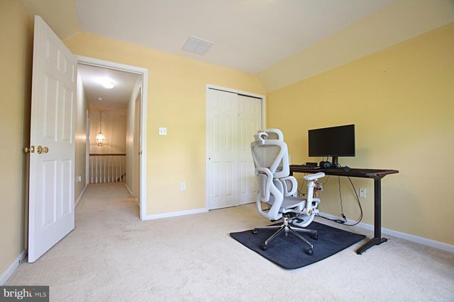 225 BRINLEY DR, Pennington, NJ 08534