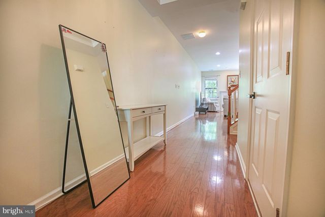 225 BRINLEY DR, Pennington, NJ 08534