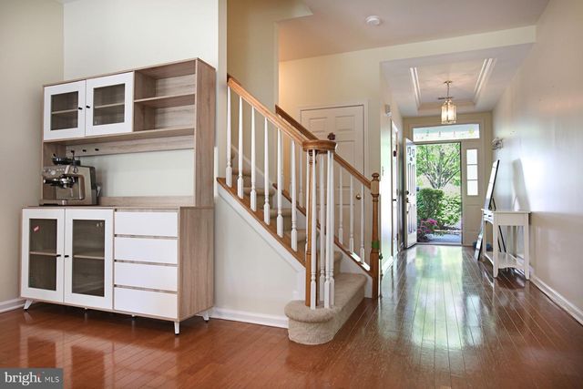 225 BRINLEY DR, Pennington, NJ 08534