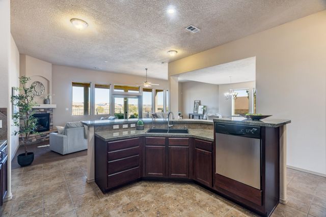 2517 Redondo Santa Fe, Rio Rancho, NM 87144