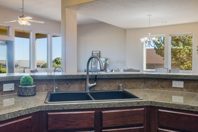 2517 Redondo Santa Fe, Rio Rancho, NM 87144