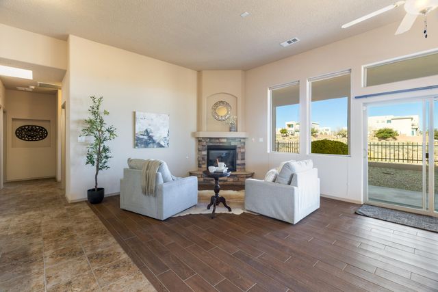 2517 Redondo Santa Fe, Rio Rancho, NM 87144