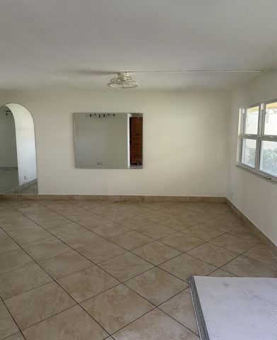 157 Saxony D, Delray Beach, FL 33446