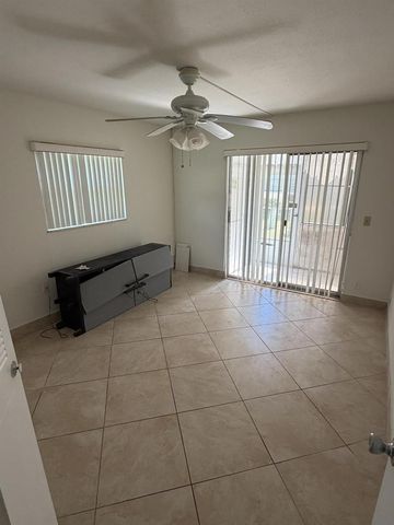 157 Saxony D, Delray Beach, FL 33446