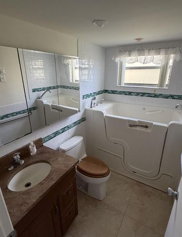 157 Saxony D, Delray Beach, FL 33446
