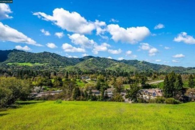 413 Shirlee Dr., Danville, CA 94526