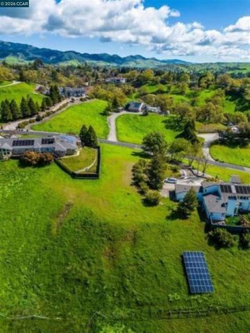413 Shirlee Dr., Danville, CA 94526