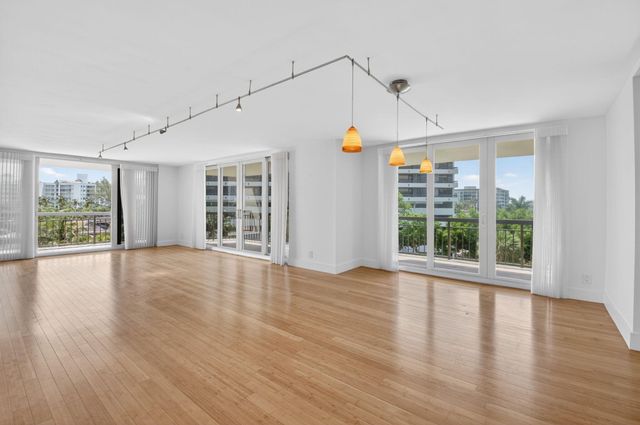 901 E Camino 4c, Boca Raton, FL 33432