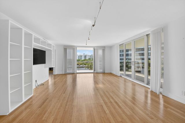 901 E Camino 4c, Boca Raton, FL 33432