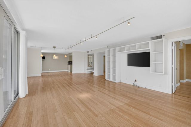 901 E Camino 4c, Boca Raton, FL 33432