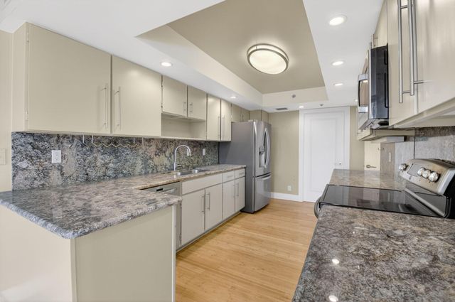 901 E Camino 4c, Boca Raton, FL 33432