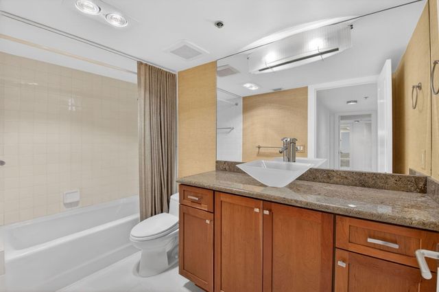 901 E Camino 4c, Boca Raton, FL 33432