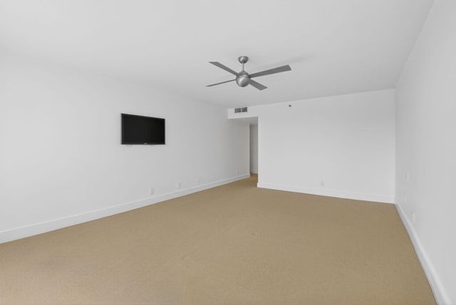 901 E Camino 4c, Boca Raton, FL 33432