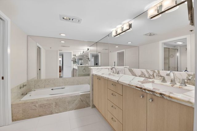 901 E Camino 4c, Boca Raton, FL 33432