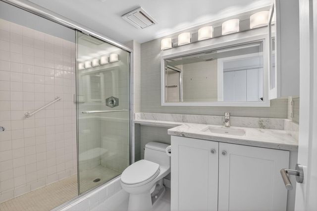 901 E Camino 4c, Boca Raton, FL 33432