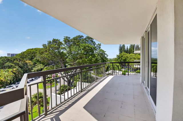 901 E Camino 4c, Boca Raton, FL 33432