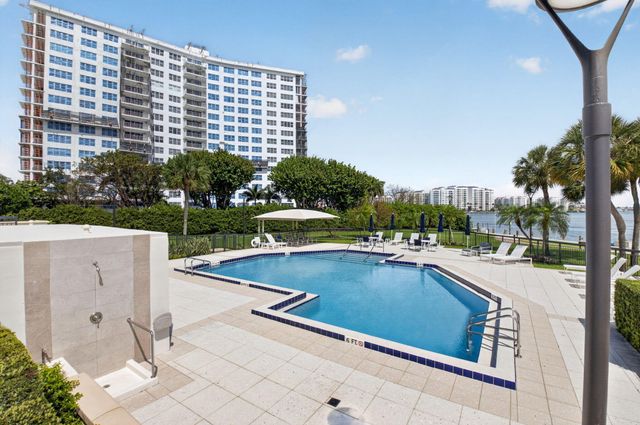 901 E Camino 4c, Boca Raton, FL 33432
