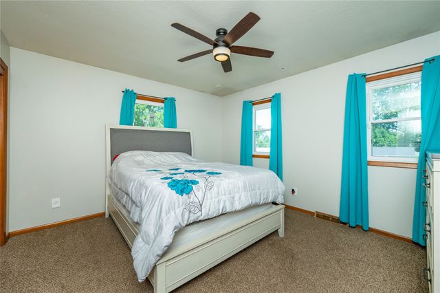 6800 Holcomb Avenue, Urbandale, IA 50322