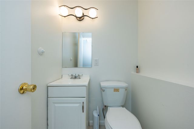 6800 Holcomb Avenue, Urbandale, IA 50322