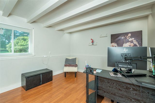 6800 Holcomb Avenue, Urbandale, IA 50322