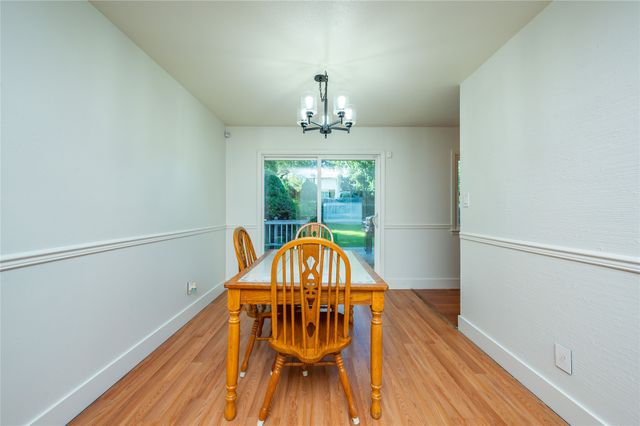 6800 Holcomb Avenue, Urbandale, IA 50322
