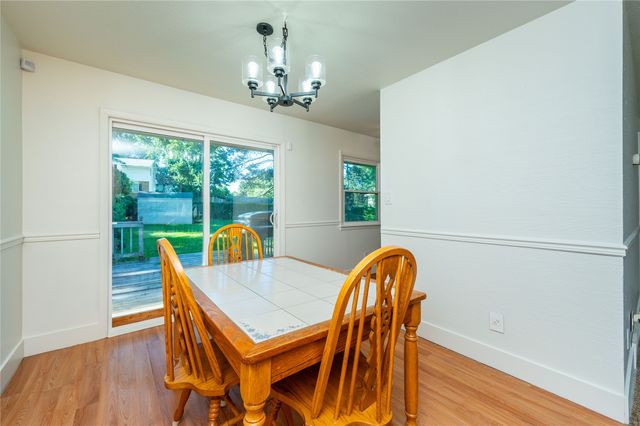 6800 Holcomb Avenue, Urbandale, IA 50322