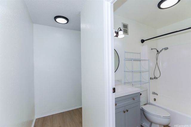 98-263 Kaonohi Street I4, Aiea, HI 96701