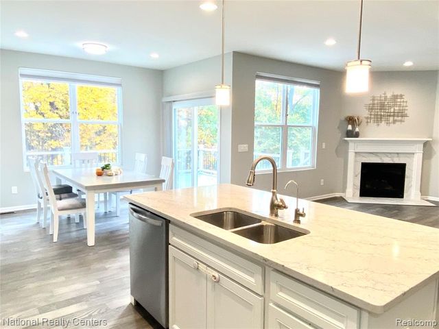 2835 Dillon Drive, Ann Arbor, MI 48105