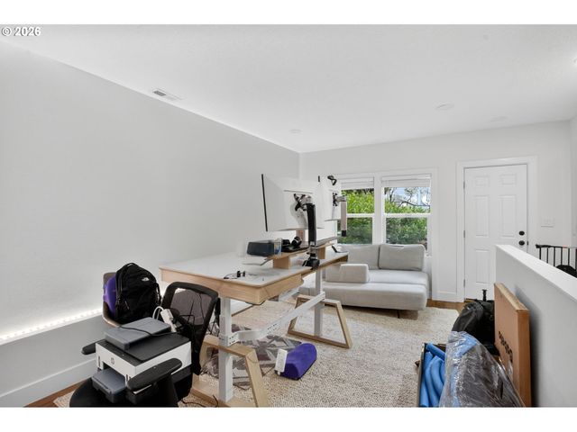 418 S TEXAS St, Portland, OR 97219