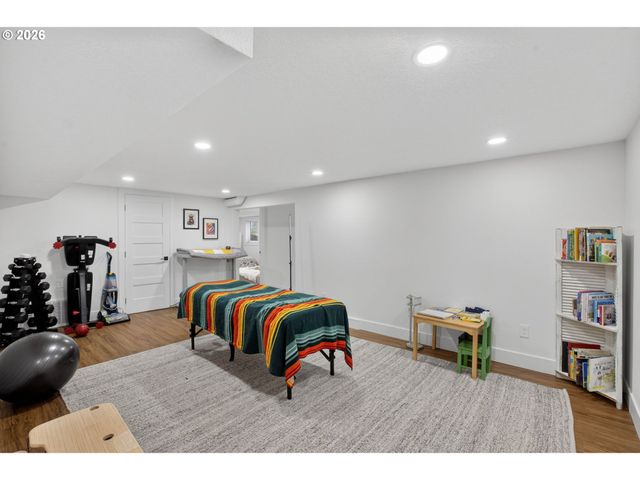 418 S TEXAS St, Portland, OR 97219