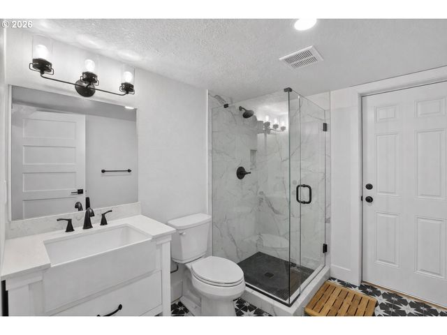 418 S TEXAS St, Portland, OR 97219