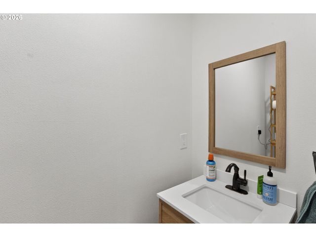 418 S TEXAS St, Portland, OR 97219