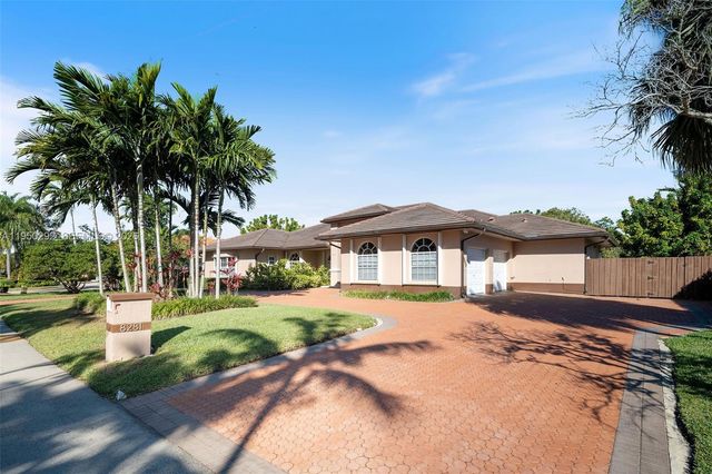 8281 SW 84th Ter, Miami, FL 33143