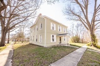 204 S Fritz Street, Lebanon, IL 62254