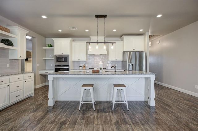 12013 SW 45th Terrace, Mustang, OK 73064