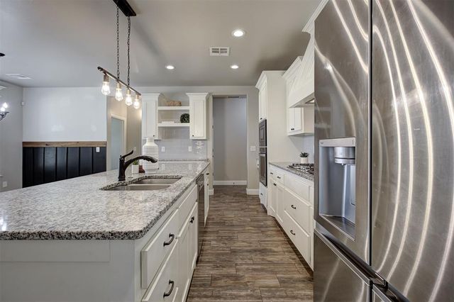 12013 SW 45th Terrace, Mustang, OK 73064