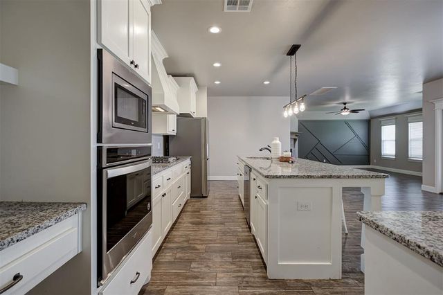 12013 SW 45th Terrace, Mustang, OK 73064