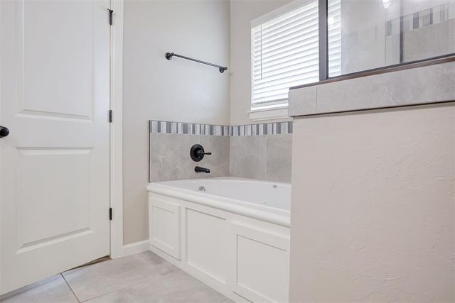 12013 SW 45th Terrace, Mustang, OK 73064